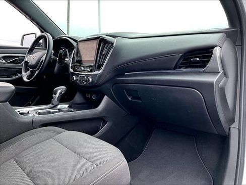 Used 2023 Chevrolet Traverse LT FWD image 14