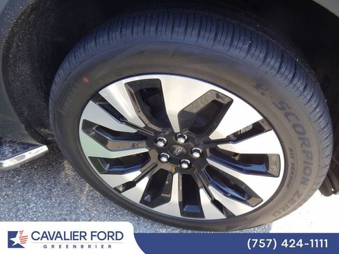 Used 2026 Ford Explorer Platinum w/ LUX Leather Package AWD/4WD image 18