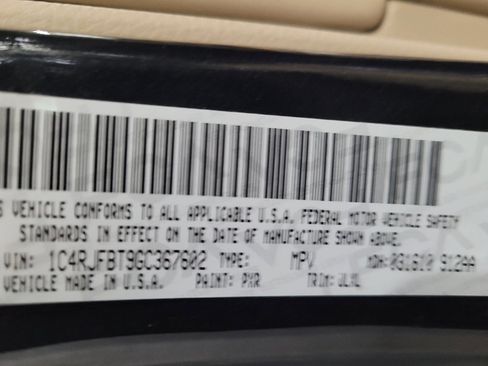 Used 2016 Jeep Grand Cherokee Limited AWD/4WD image 33