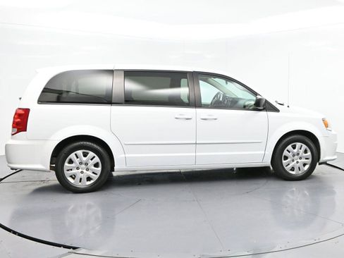 Used 2017 Dodge Grand Caravan SE FWD image 8