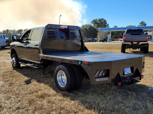 Used 2025 RAM 3500 Tradesman w/ Chrome Appearance Group AWD/4WD image 8