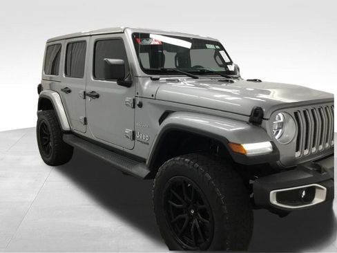Used 2020 Jeep Wrangler Unlimited Sahara AWD/4WD image 4