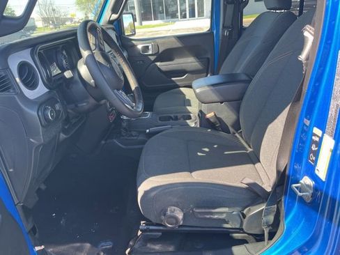 Used 2024 Jeep Wrangler Willys image 14