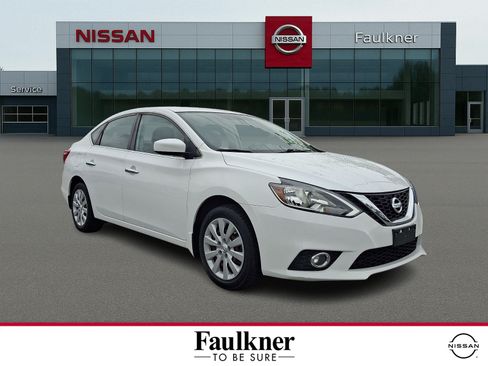 Used 2017 Nissan Sentra SV FWD image 1