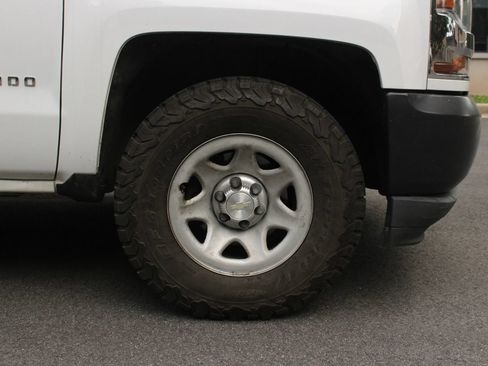 Used 2017 Chevrolet Silverado 1500 W/T AWD/4WD image 3
