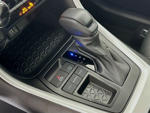 Used 2025 Toyota RAV4 XLE w/ Convenience Package FWD image 25