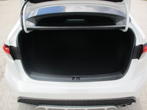 Used 2022 Toyota Corolla SE w/ SE Premium Package FWD image 12