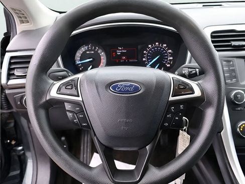 Used 2015 Ford Fusion SE FWD image 26