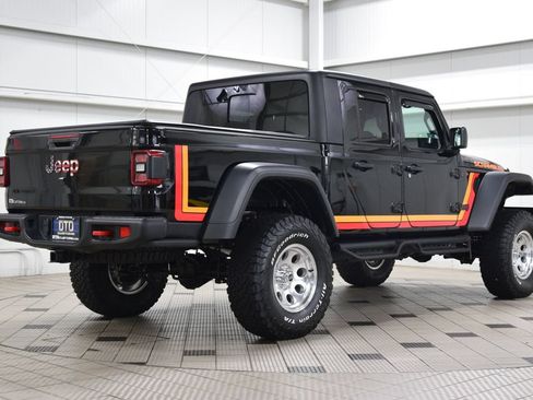 Used 2025 Jeep Gladiator Rubicon AWD/4WD image 7