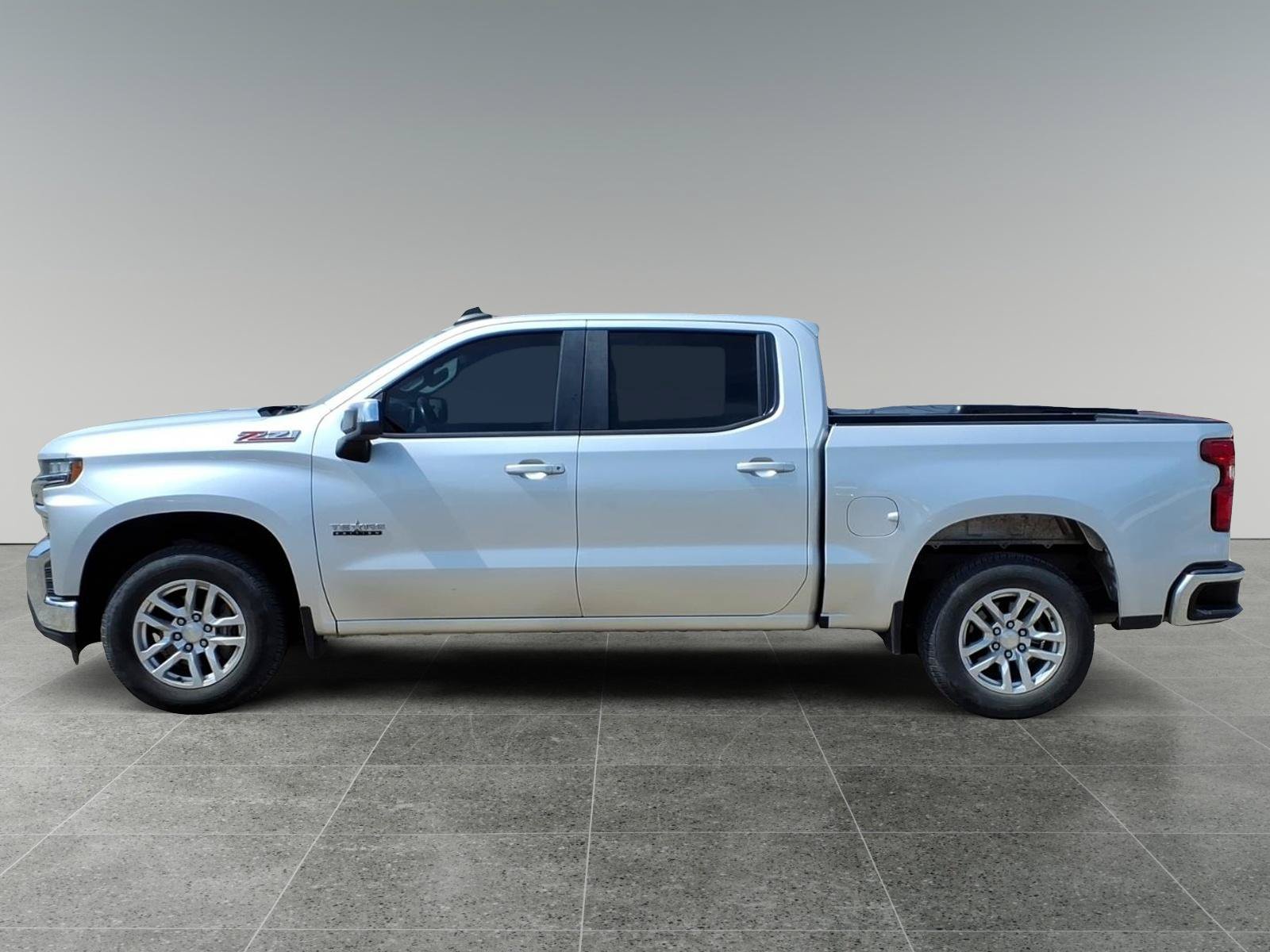 Used 2020 Chevrolet Silverado 1500 LT w/ Texas Edition AWD/4WD image 2