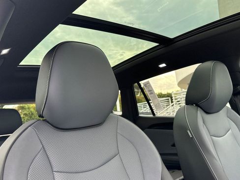 New 2026 Volkswagen Tiguan SE R-Line image 16