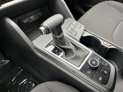 Used 2025 Kia Sportage LX FWD image 38