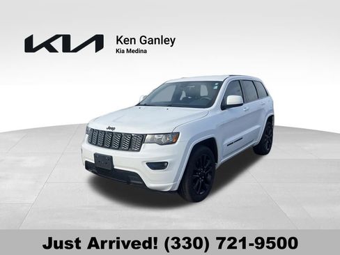 Used 2018 Jeep Grand Cherokee Altitude image 1