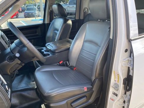 Used 2022 RAM 1500 Tradesman w/ Chrome Appearance Group RWD image 15