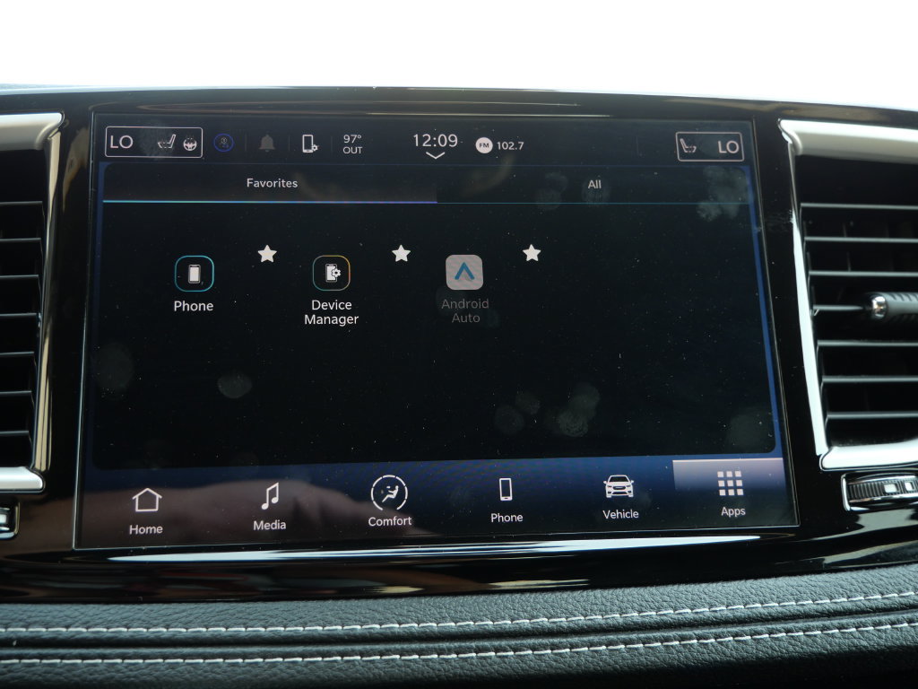 Used 2023 Chrysler Pacifica Touring FWD image 37