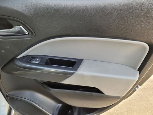 Used 2020 Chevrolet Colorado LT image 12