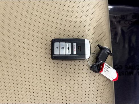 Used 2019 Acura TLX w/ Technology Package image 39