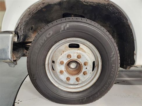 Used 2009 Ford F350 XL image 7