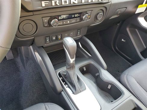 New 2025 Nissan Frontier SV w/ SV Convenience Package image 9