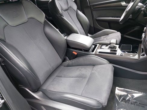 Used 2023 Audi SQ5 Prestige w/ Prestige Package image 11