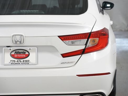 Used 2018 Honda Accord Sport image 10