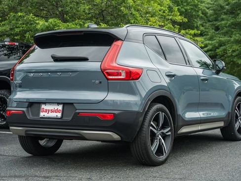 Used 2021 Volvo XC40 T5 R-Design AWD/4WD image 6