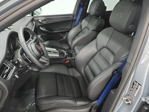 Certified 2026 Porsche Macan GTS AWD/4WD image 5