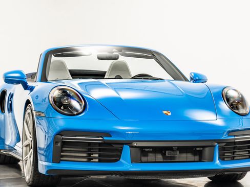 Used 2022 Porsche 911 Turbo S image 3