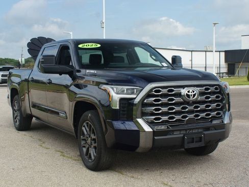 Used 2025 Toyota Tundra Platinum AWD/4WD image 2