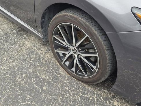 Used 2023 Toyota Camry SE FWD image 3
