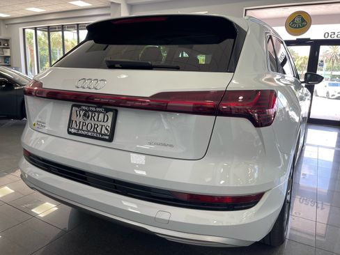 Used 2023 Audi e-tron Premium Plus w/ Premium Plus Package AWD/4WD image 18