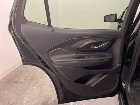 Certified 2024 GMC Terrain SLT w/ Infotainment Package II image 21