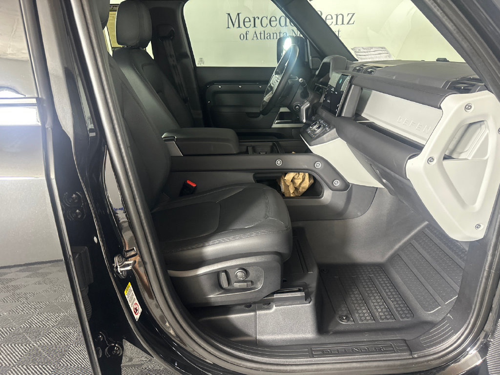 Used 2024 Land Rover Defender 110 SE AWD/4WD image 13