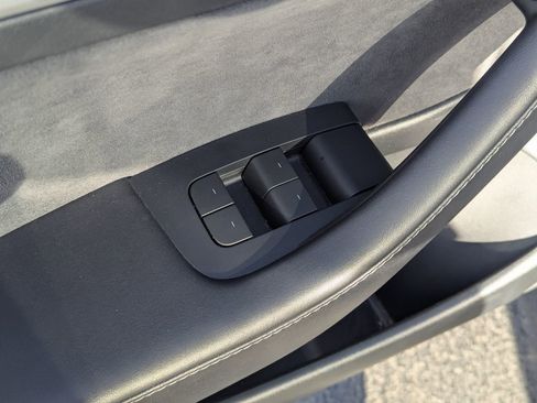 Used 2023 Tesla Model 3 Standard Range image 24