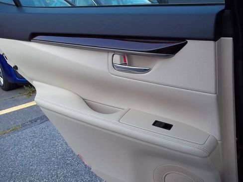 Used 2013 Lexus ES 350 w/ Luxury Pkg FWD image 12