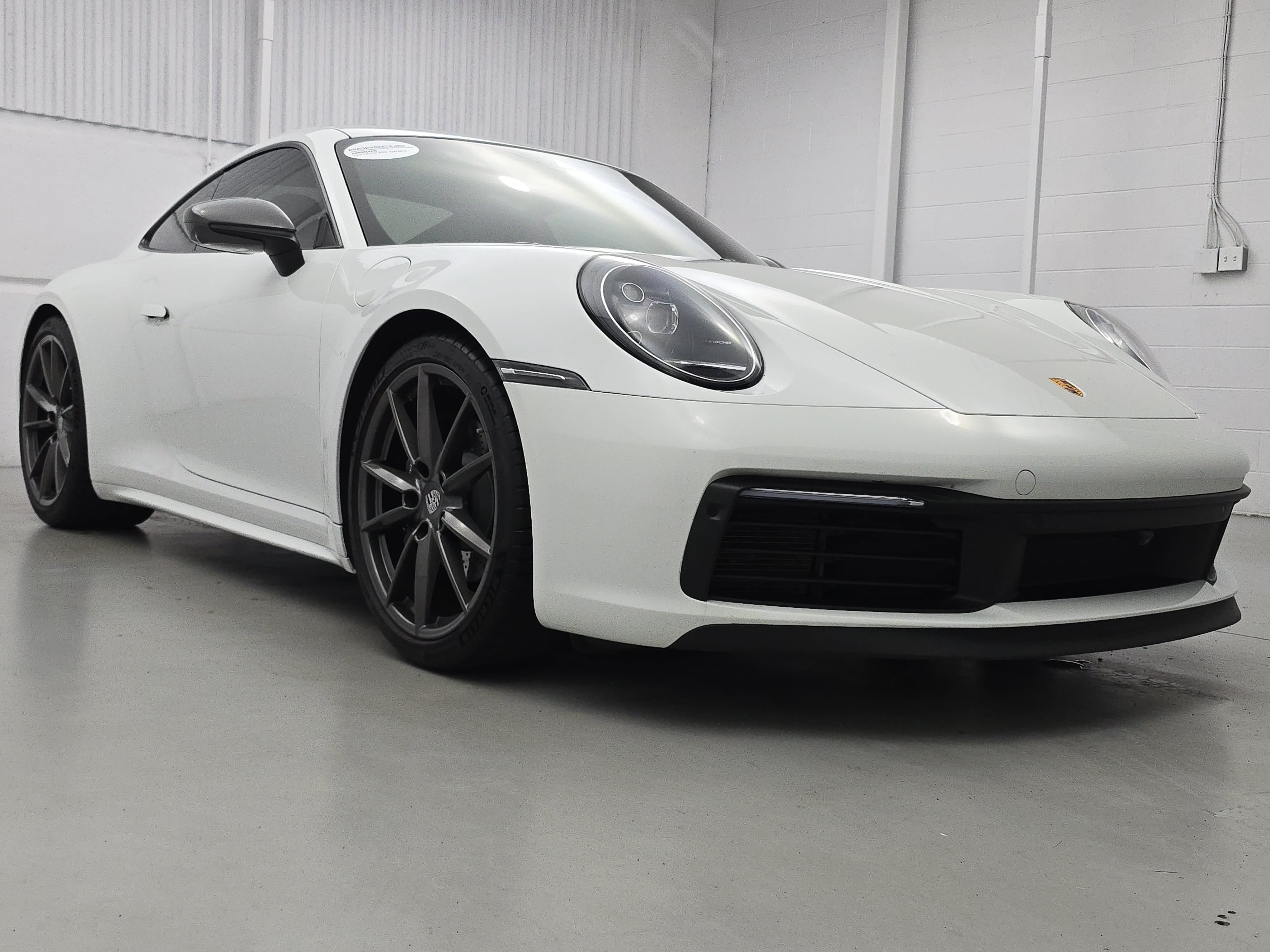 Certified 2023 Porsche 911 Carrera T RWD image 9