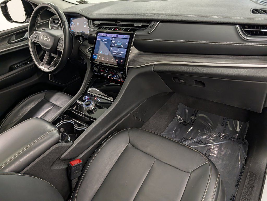 Used 2021 Jeep Grand Cherokee L Limited AWD/4WD image 34