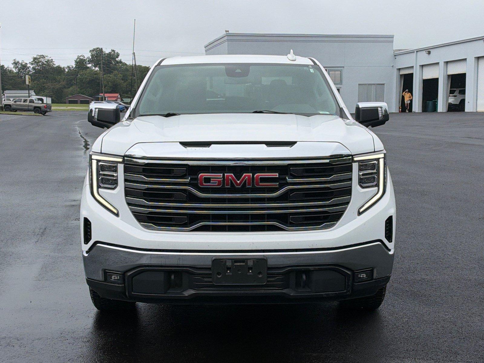 Used 2025 GMC Sierra 1500 SLT AWD/4WD image 2