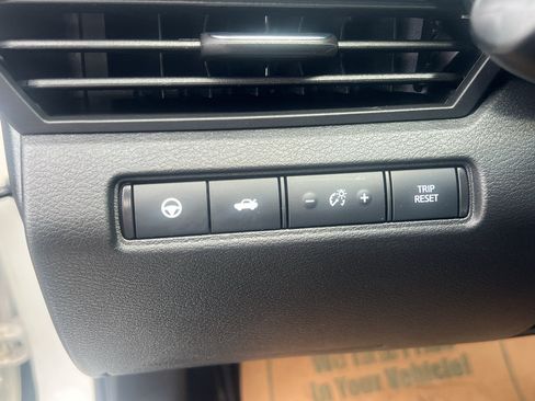 Used 2023 Nissan Altima 2.5 SR AWD/4WD image 14