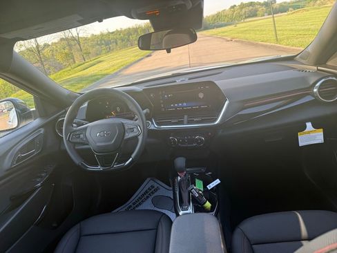 New 2026 Chevrolet Trax RS FWD image 17