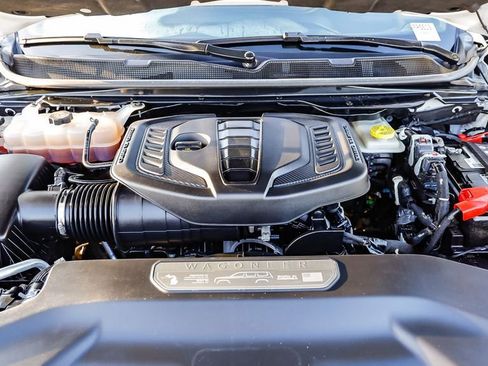 Used 2024 Jeep Wagoneer Series II w/ Flexible Seating Group image 31