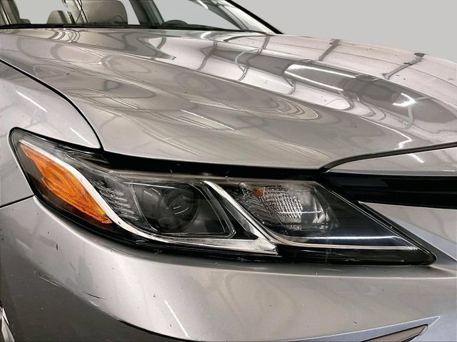 Used 2021 Toyota Camry LE FWD image 27