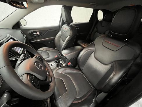 Used 2022 Jeep Cherokee Trailhawk w/ Premium Leather Package image 21