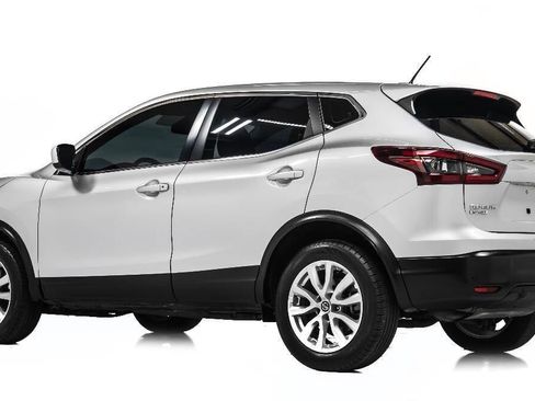 Used 2022 Nissan Rogue Sport S image 4