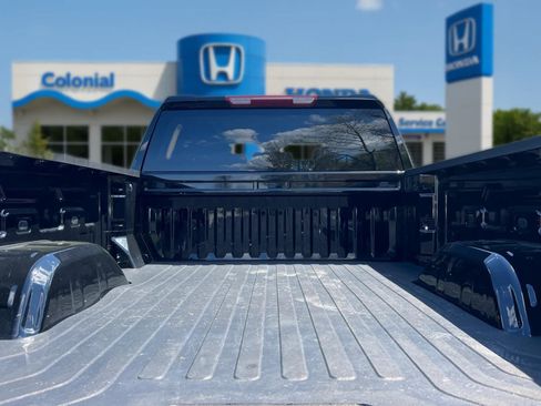 Used 2025 Chevrolet Silverado 1500 LT AWD/4WD image 38