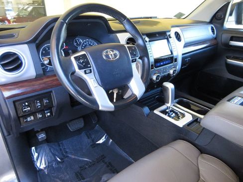 Used 2017 Toyota Tundra Limited w/ Limited Premium Package AWD/4WD image 14