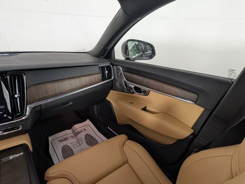 Used 2024 Volvo S90 B6 Ultimate image 23