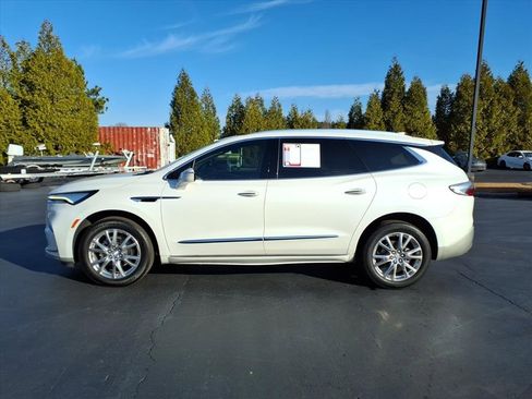 Used 2023 Buick Enclave Essence w/ Experience Buick Package image 6