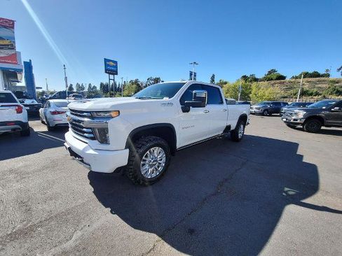 Used 2022 Chevrolet Silverado 2500 High Country w/ Z71 Off-Road Package image 4