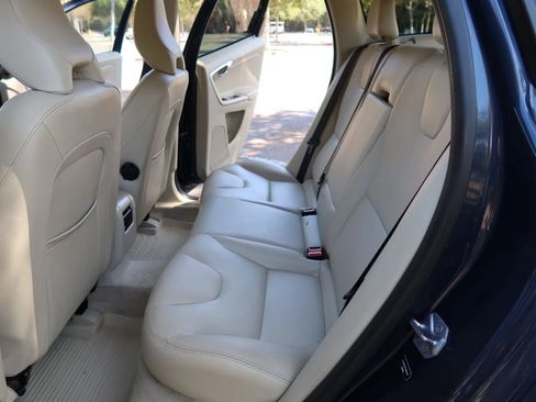 Used 2015 Volvo XC60 T5 w/ Protection Package AWD/4WD image 11